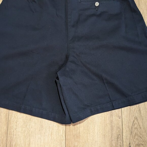 NWT Vtg L.L. Bean Navy Blue Pleated Front Cotton Shorts Women's 16 Reg - Picture 13 of 13